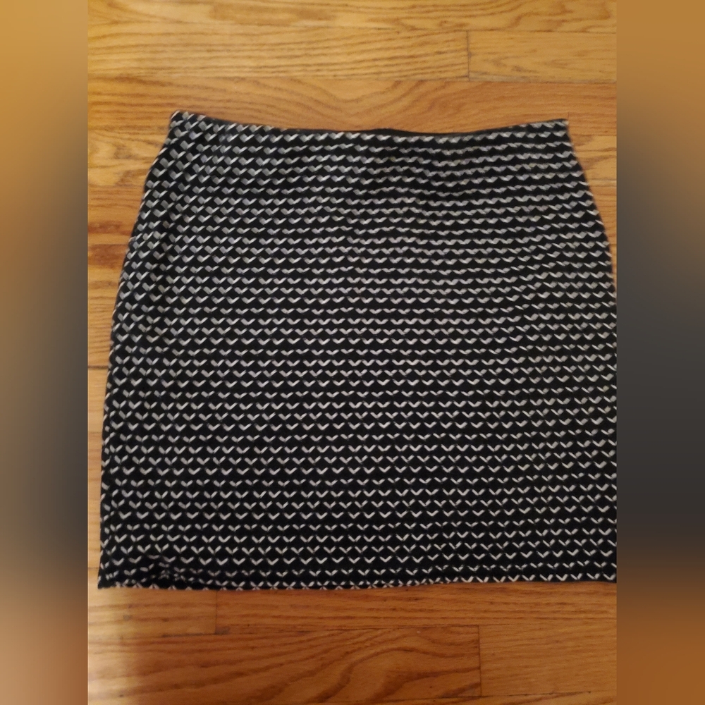 Loft Stylish Black and White Patterned Mini Skirt